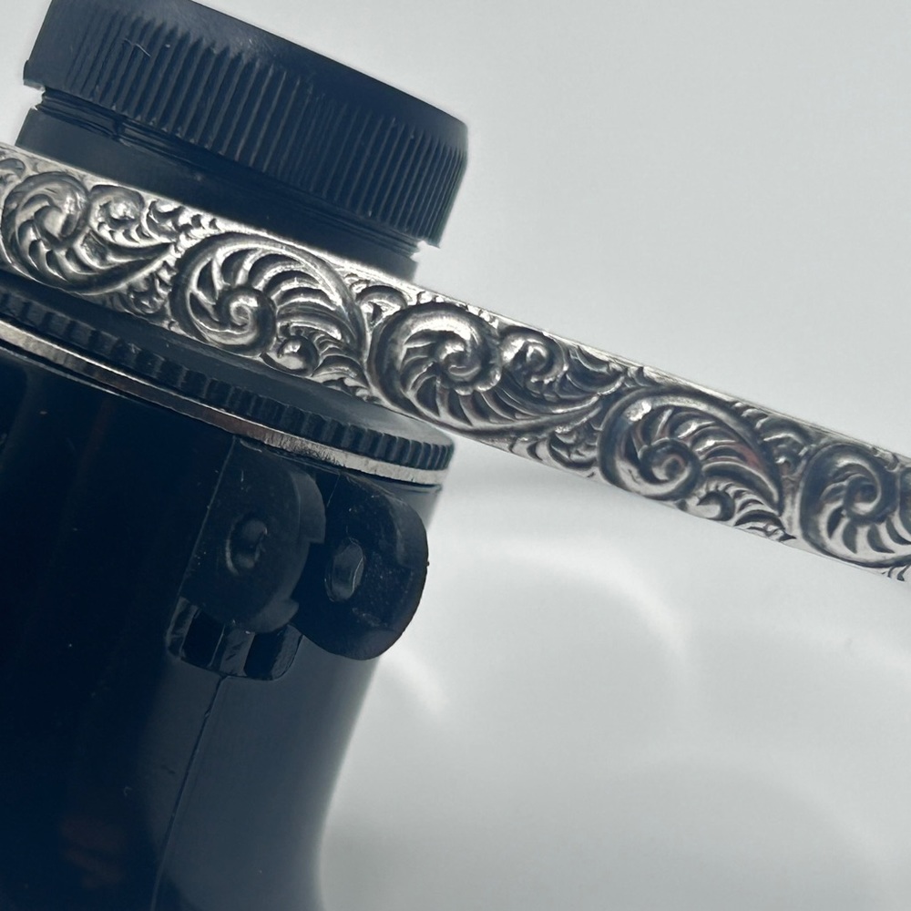 Beautiful Vintage Sterling Silver Bangle with amazing paisley design by Beau